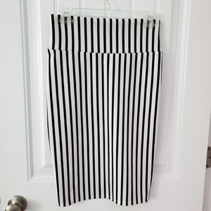 Lularoe Cassie Skirt, Black & White Stripes, Small